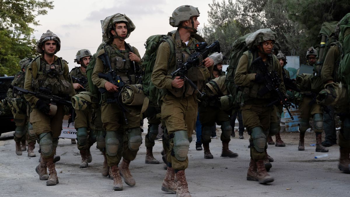Izrael dal půlce Gazy den na evakuaci. Cena za pozemní invazi může být krvavá